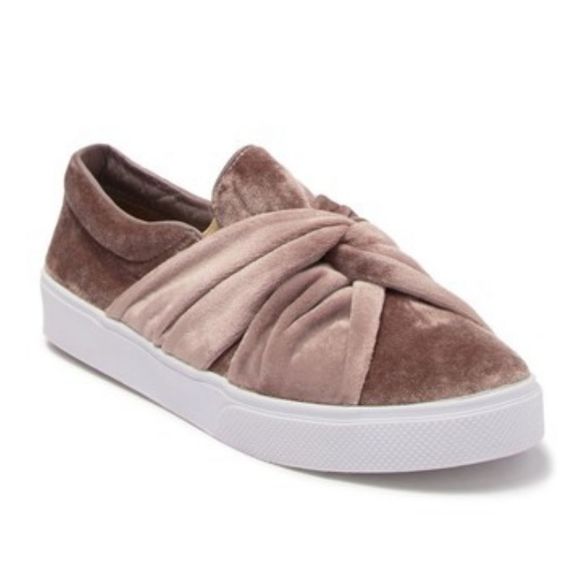 KAANAS Mantuae Knotted Velvet Bow Sneaker - Picture 1 of 5